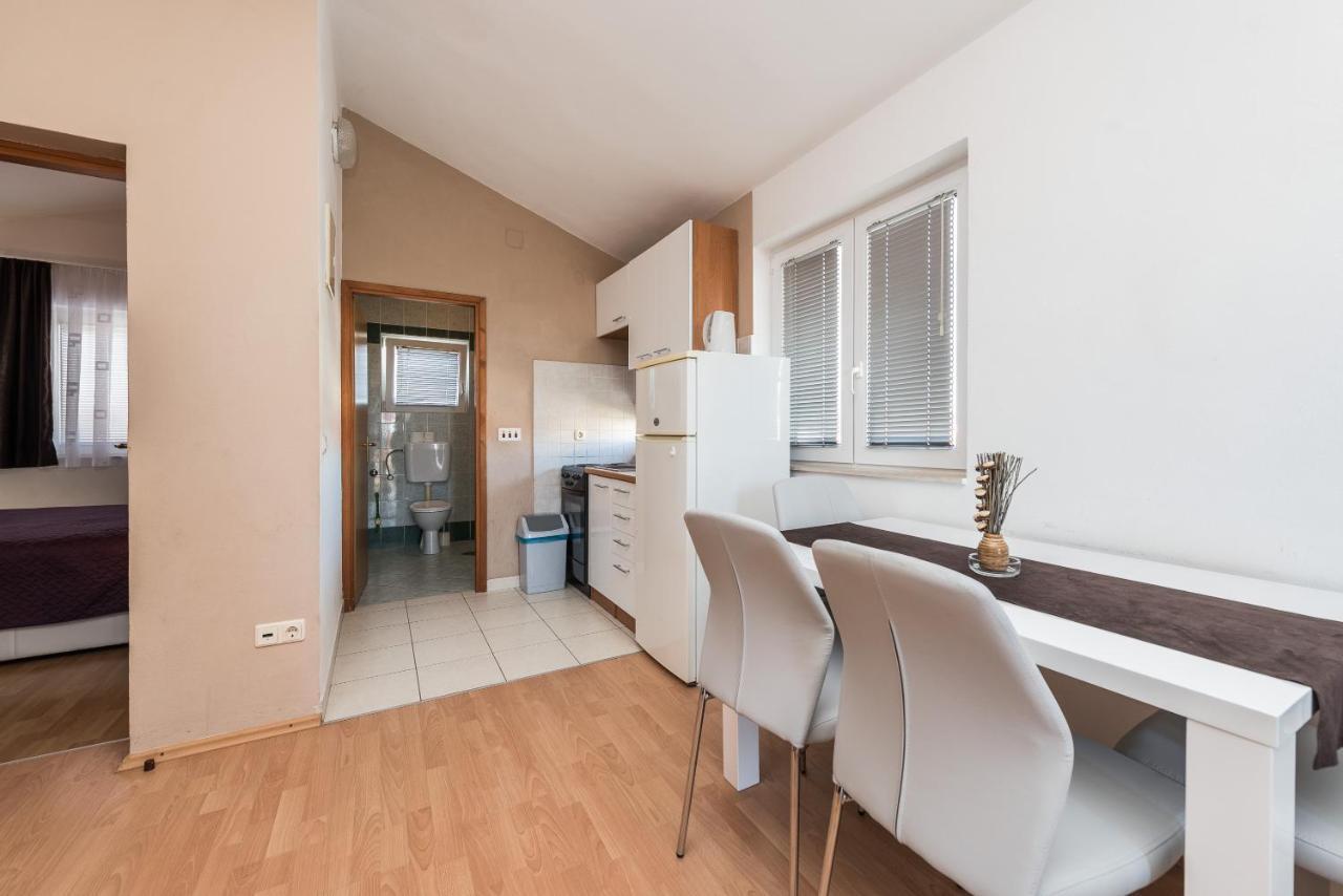 Apartments Danijela 1 Sukošan Extérieur photo